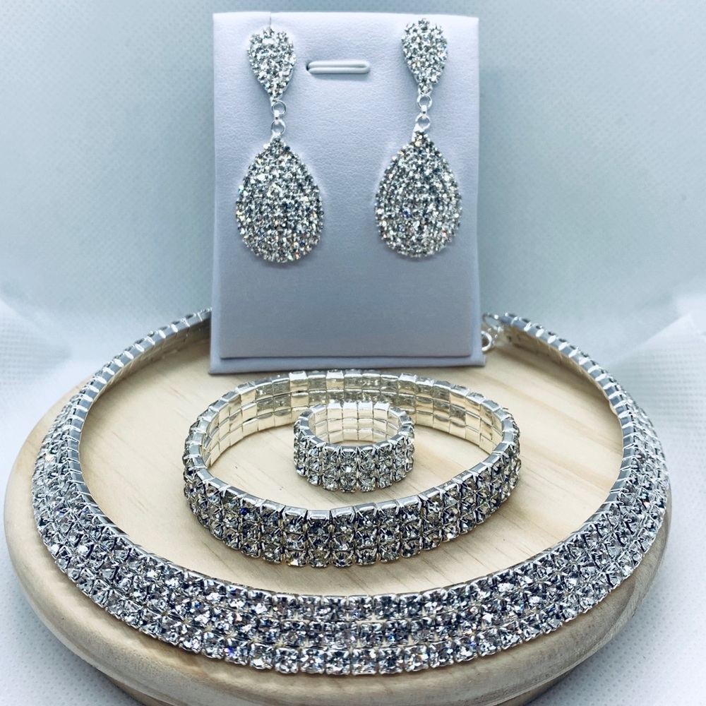 Set of four Bracelet Ring Necklace Earrings - Picture 2 of 4